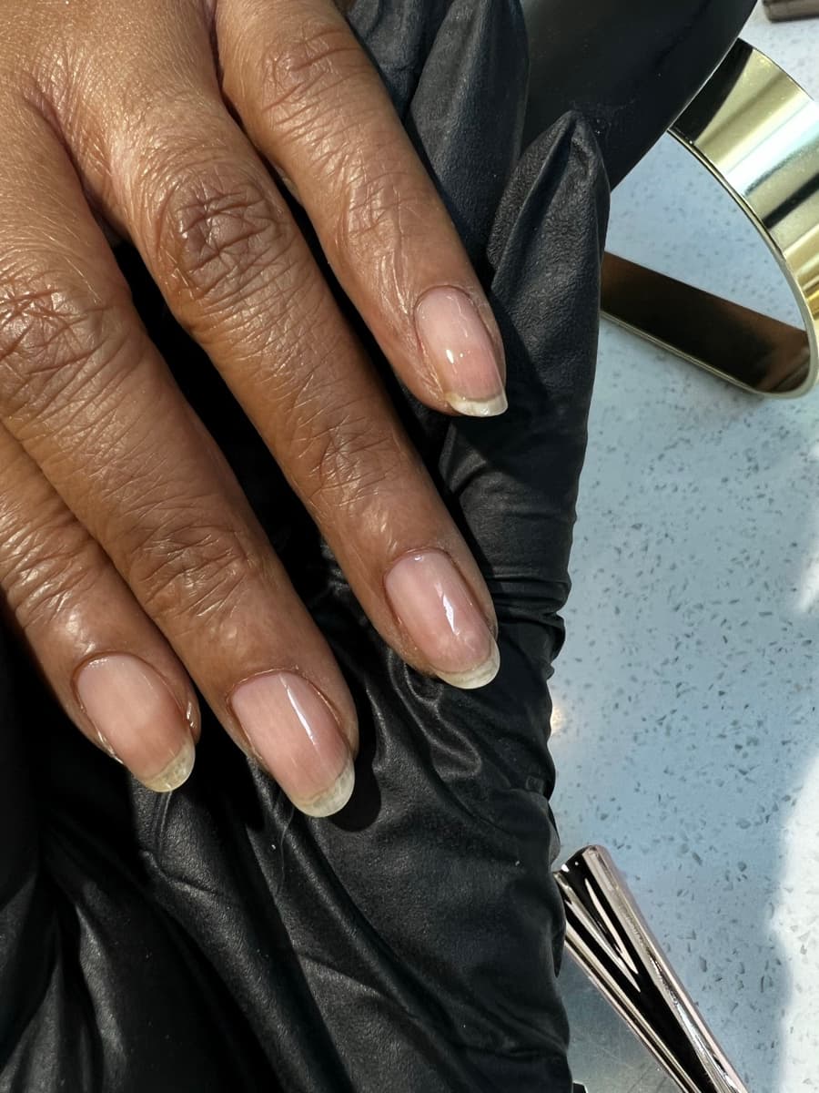 Manucure essentielle — après